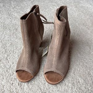 Toms Majorca Peep Toe Bootie